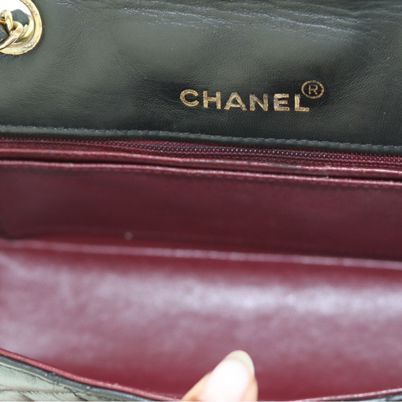 CHANEL Vintage Diana Flap Bag Quilted Lambskin Small Black 1989-1990 - Picture 10 of 15